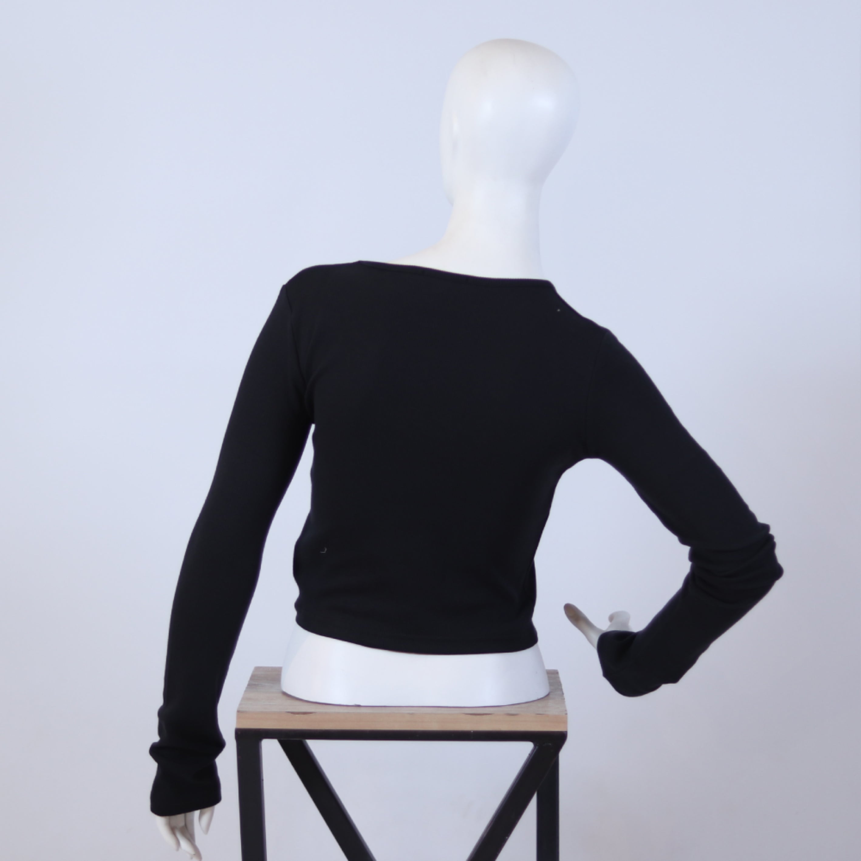 Classic Black Scoop Neck Ribbed Long Sleeve Crop Top