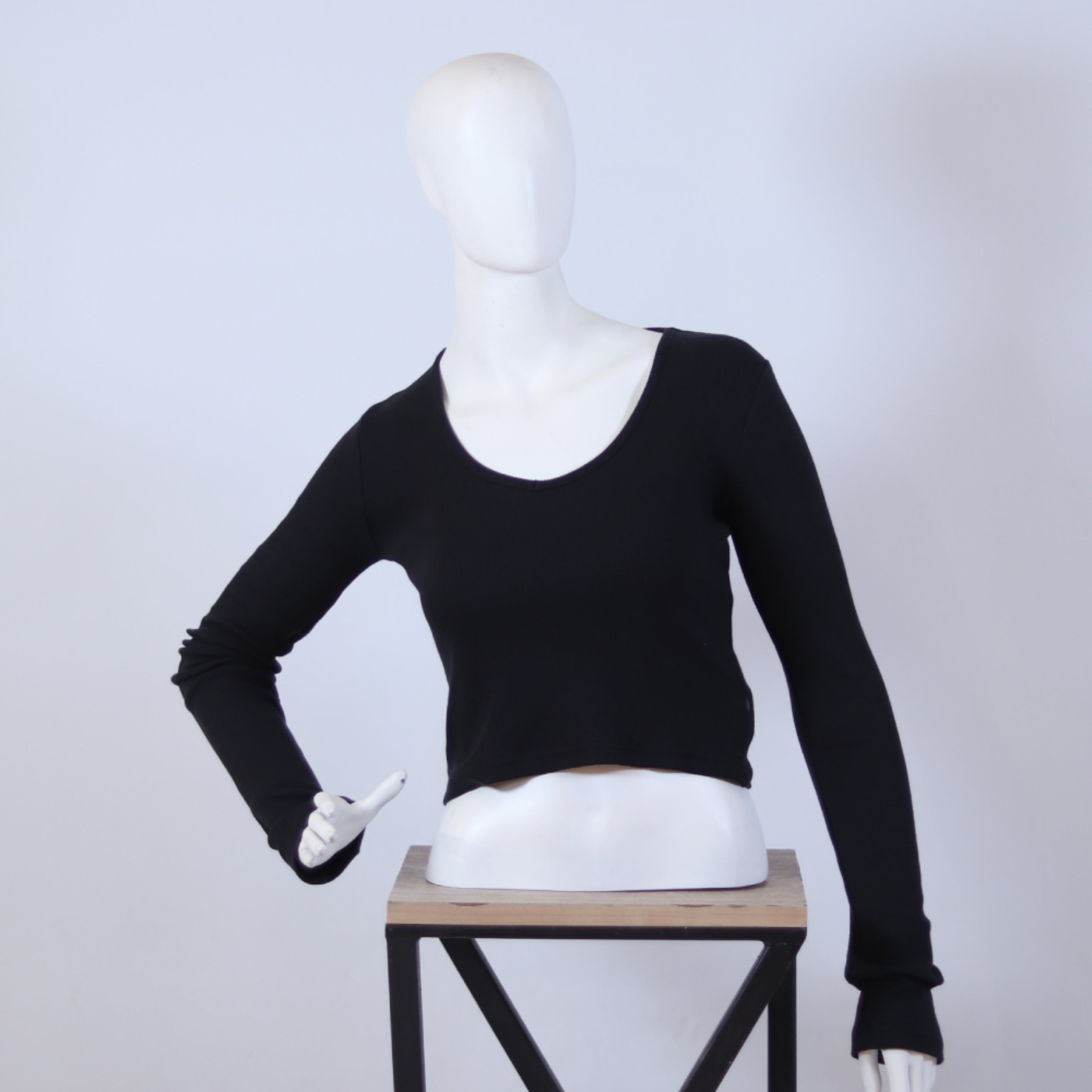 Classic Black Scoop Neck Ribbed Long Sleeve Crop Top