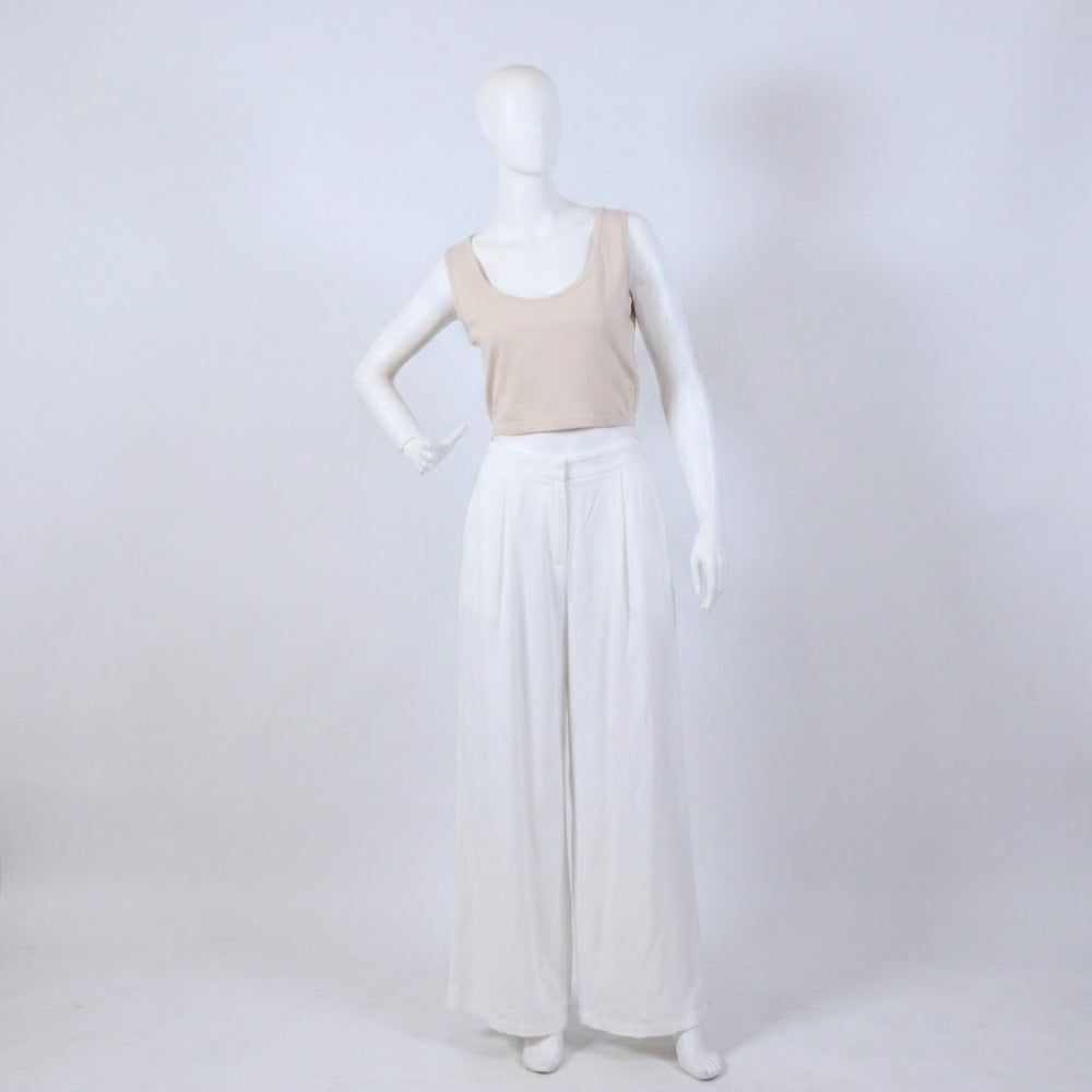 Minimalist Beige Scoop Neck Sleeveless Crop Top