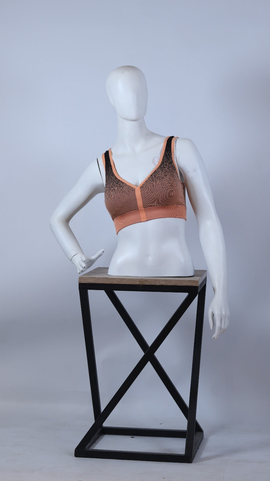 Comfort Fit Front-Zip Seamless Sports Bra